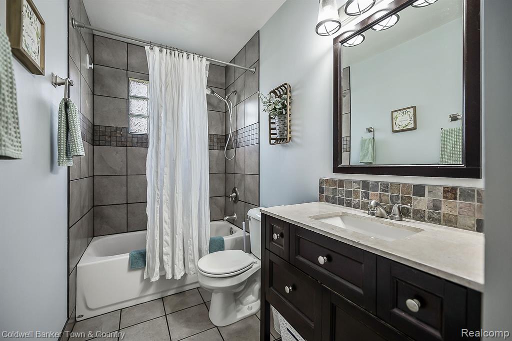 2400 Byrnes Road Lansing, MI 48906 - Photo 12 of 35 Gallery Image 12