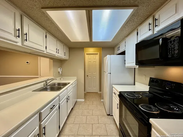 $1,195 | 4839 Brandeis Street, Unit 121, San Antonio, TX 78249