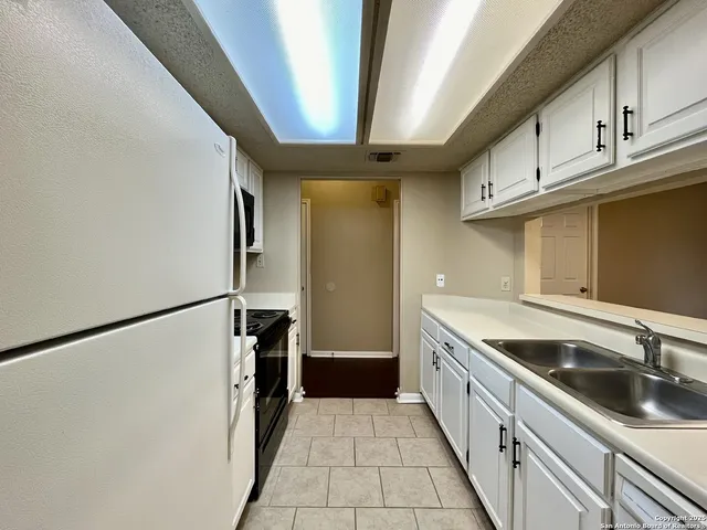 $1,195 | 4839 Brandeis Street, Unit 121, San Antonio, TX 78249