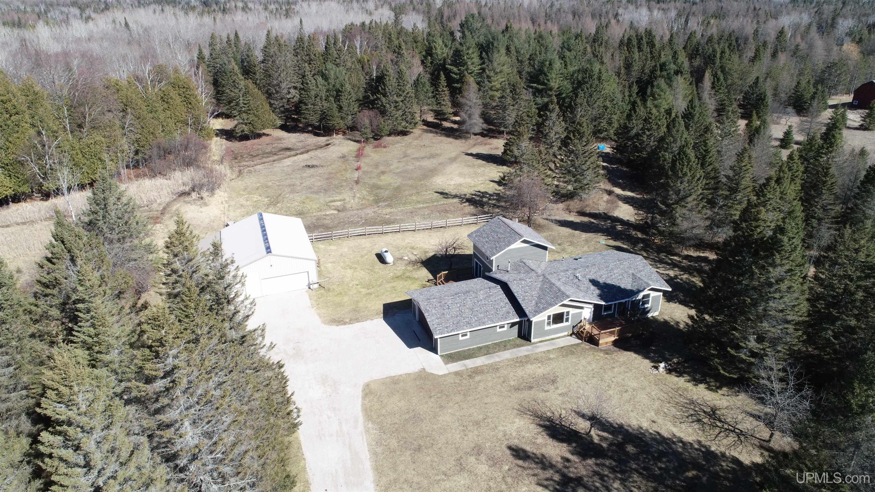 2724 Jackson Road Gulliver, MI 49840 - Photo 35 of 47