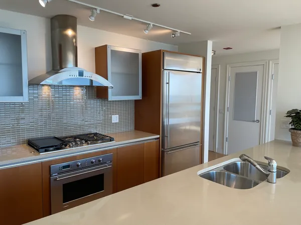 $785,000 | 340 East Randolph Street, Unit 2905, Chicago, IL 60601