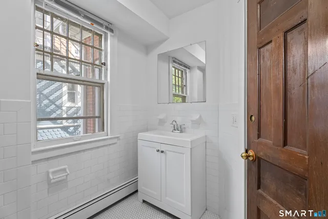 $2,100 | 251 Lawrence Street, Unit 2, New Haven, CT 06511