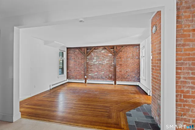 $2,100 | 251 Lawrence Street, Unit 2, New Haven, CT 06511