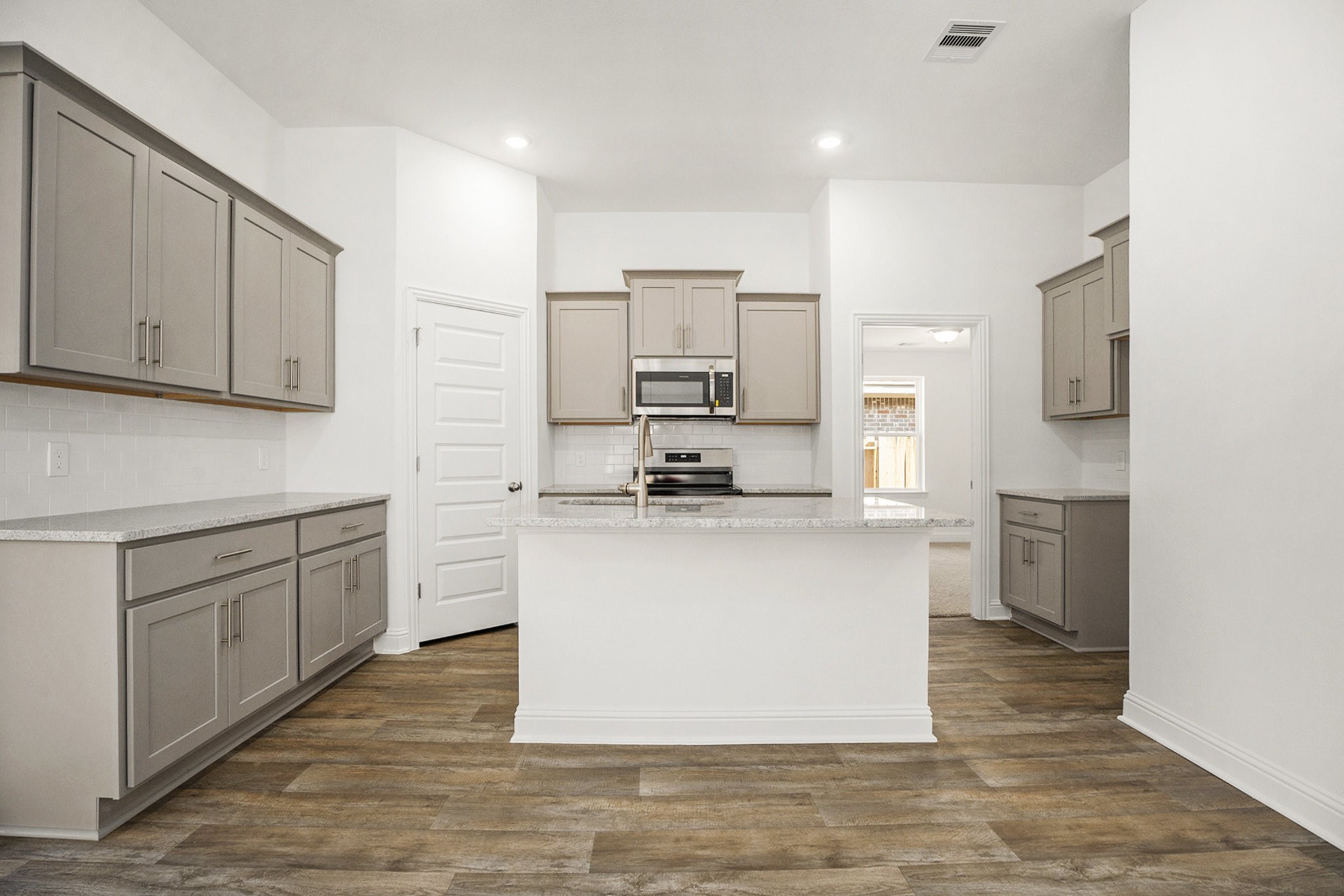 420 Bryan Street Angleton, TX 77515 - Photo 5 of 17