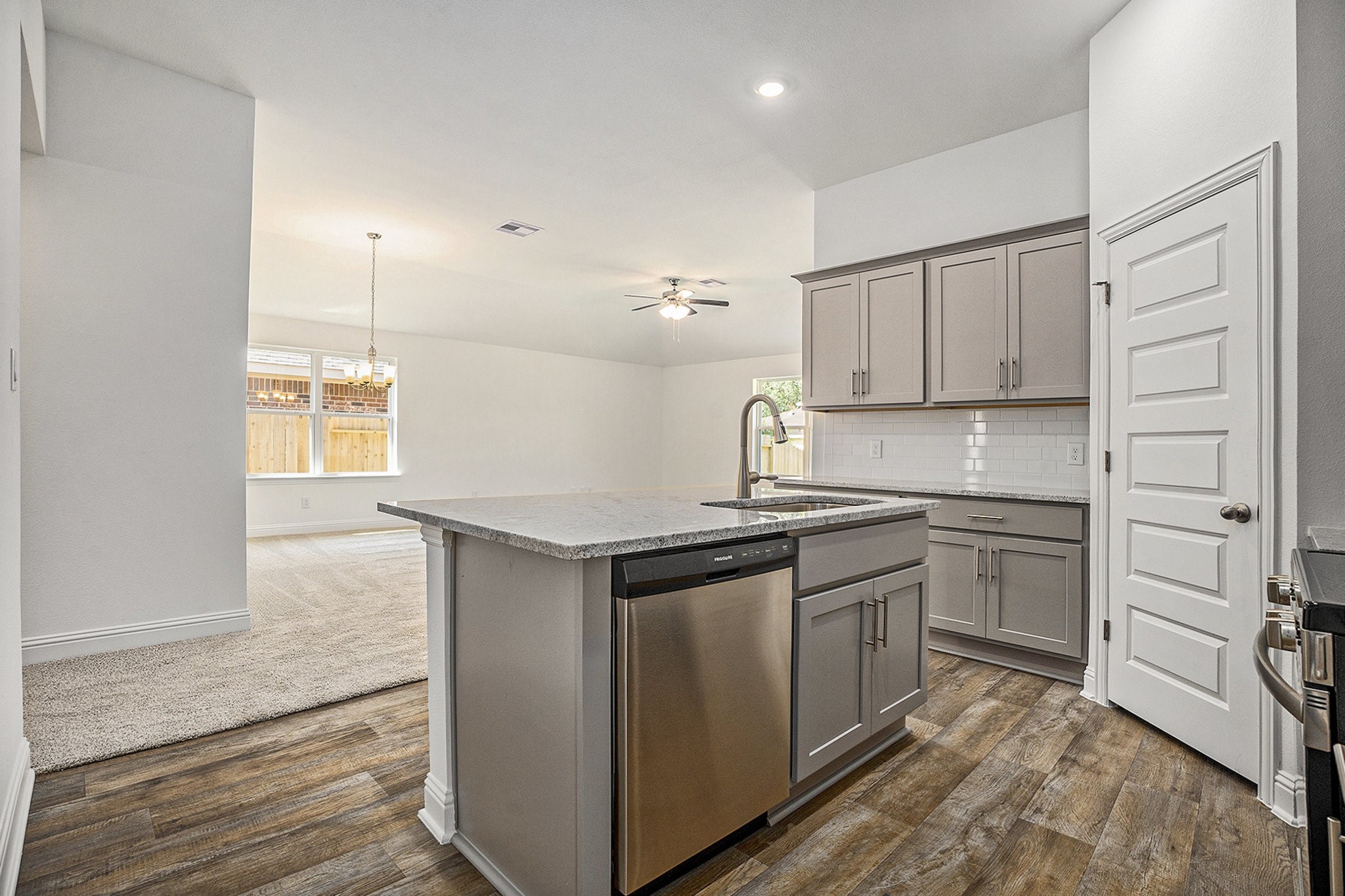 420 Bryan Street Angleton, TX 77515 - Photo 7 of 17