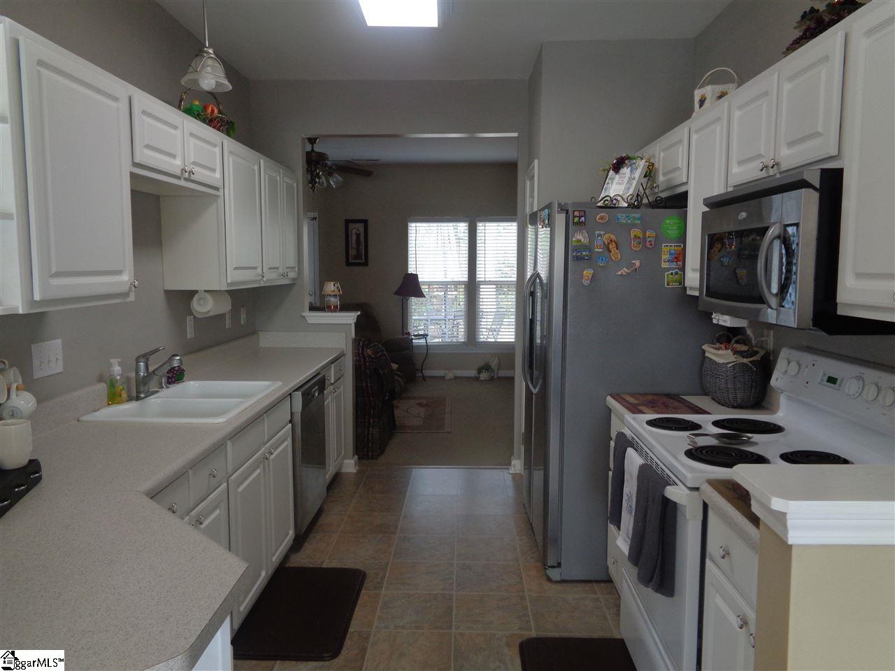 140 Spring Crossing Circle Greer, SC 29650 - Photo 3 of 9