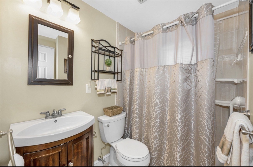 6 Surrey Road Woburn, MA 01801 - Photo 21 of 34