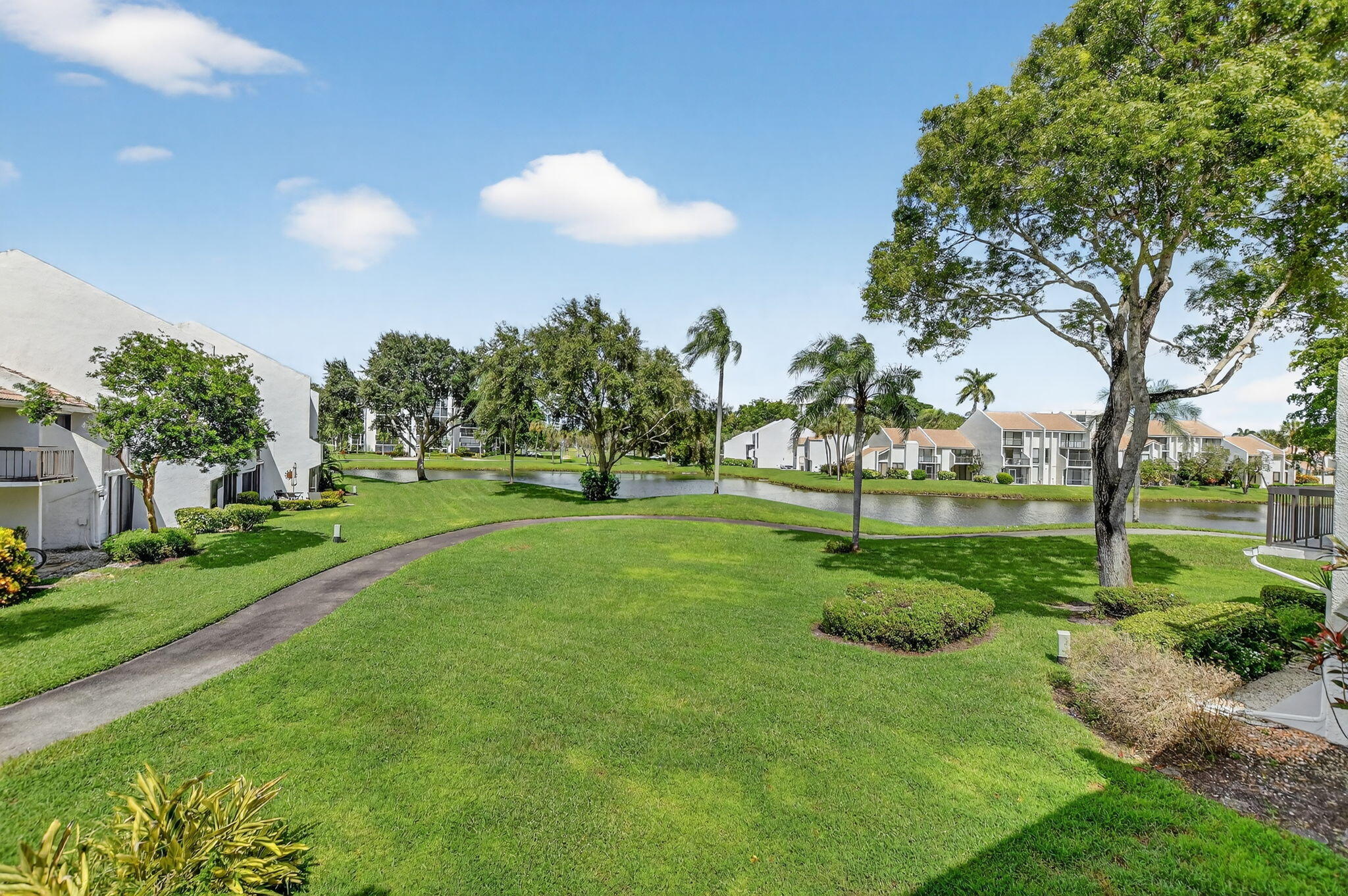 1004 Bridgewood Place Boca Raton, FL 33434 - Photo 11 of 53 11-web-or-mls-012_DSC_0881