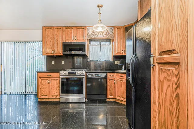 $850,000 | 79 Claradon Lane | Grasmere