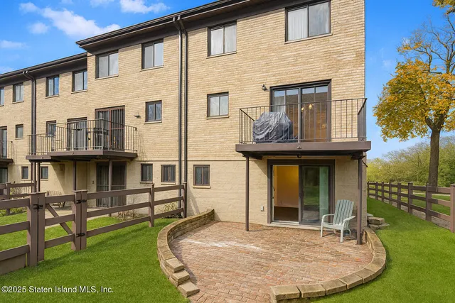 $850,000 | 79 Claradon Lane | Grasmere