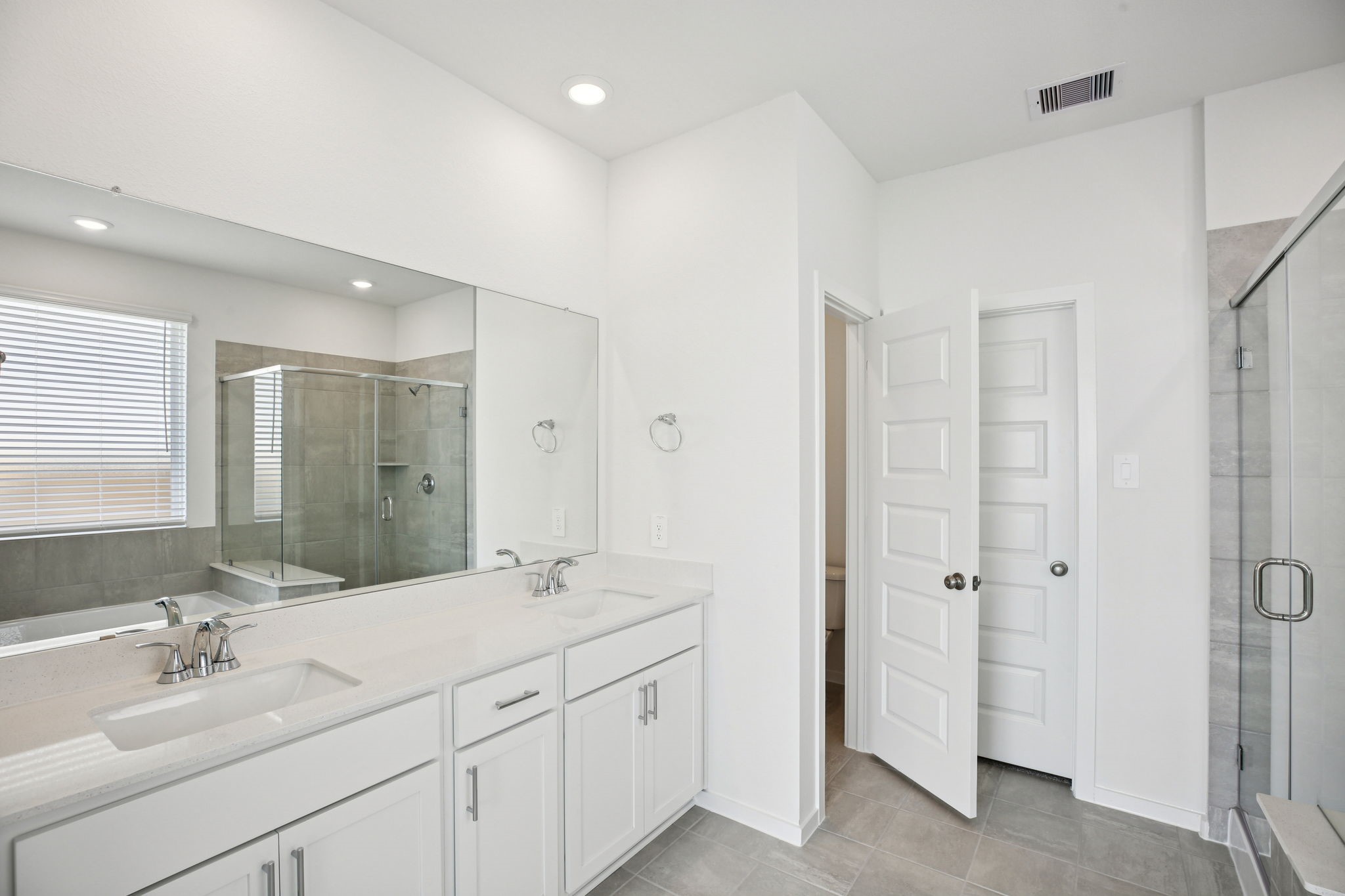 2807 Clapbread Lane Rosenberg, TX 77471 - Photo 29 of 49 Photo is not of the actual home, but is an inspirational photo of builder’s model home and may depict options, furnishings, and/or decorator features that are not included.
