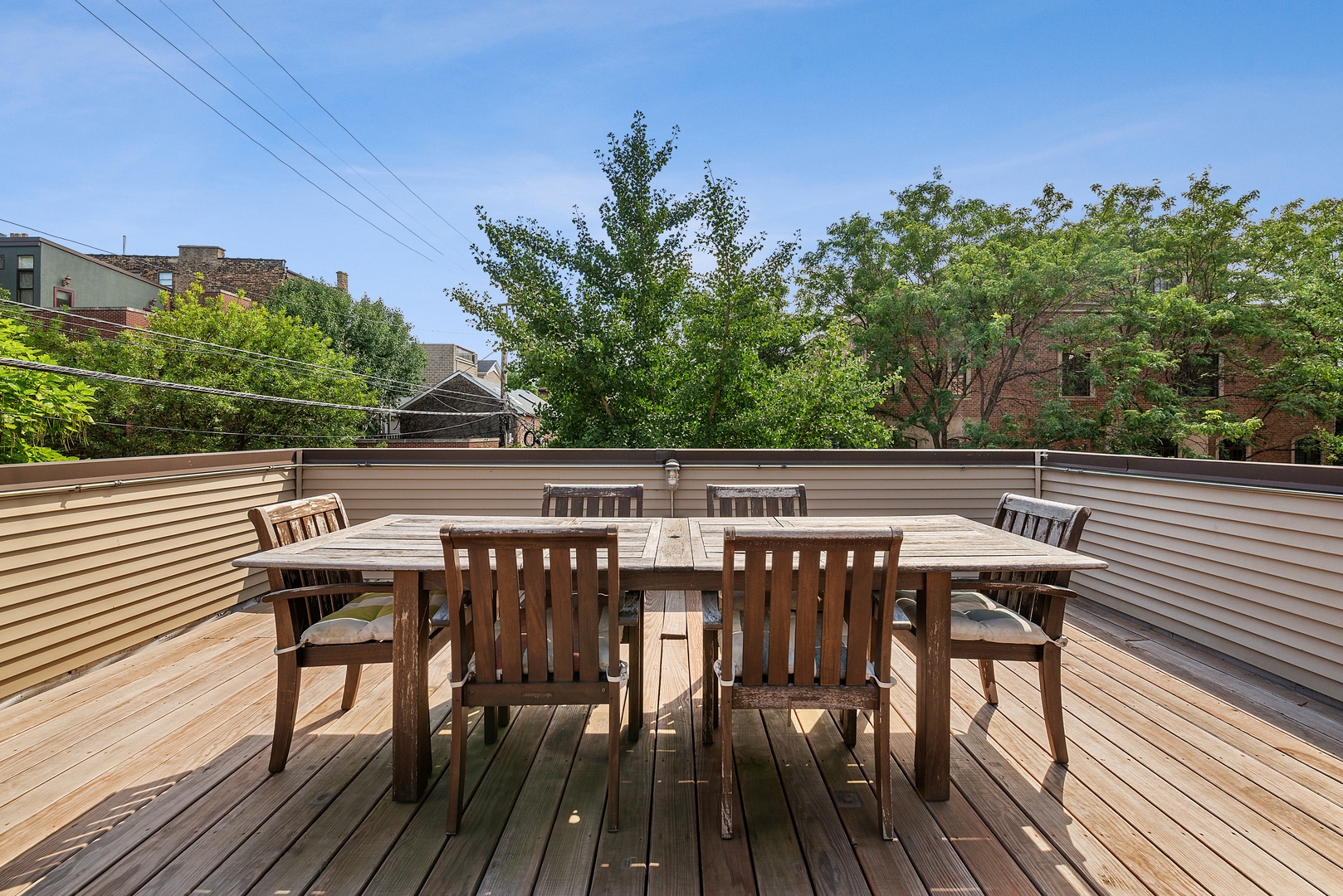 1503 North Mohawk Street, Unit 1E Chicago, IL 60610 - Photo 23 of 25 a view of a roof deck with couches