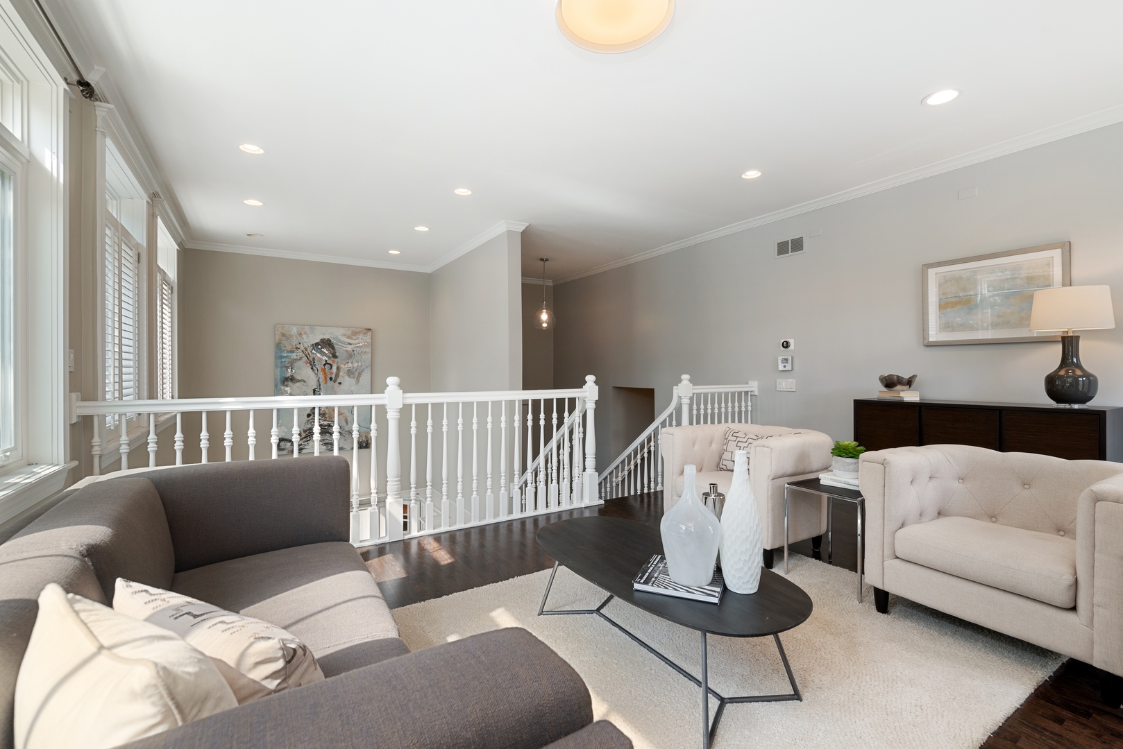 1503 North Mohawk Street, Unit 1E Chicago, IL 60610 - Photo 6 of 25 a living room with furniture and a window
