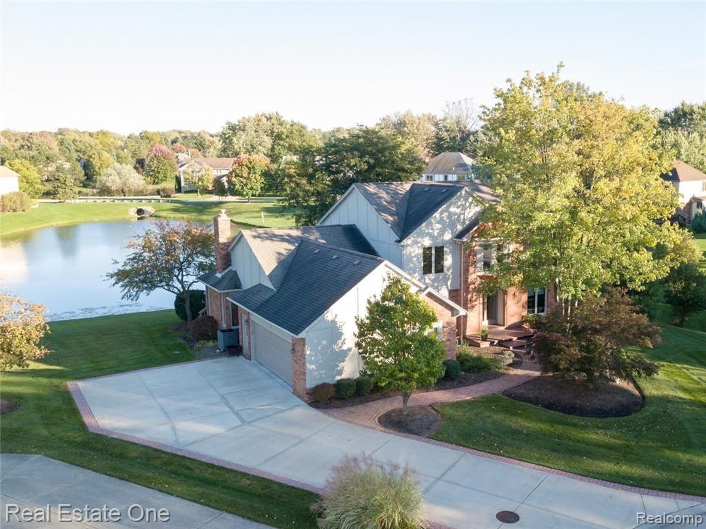 1584 Monica Court Rochester, MI 48306 - Photo 2 of 40 DJI_0179.jpg