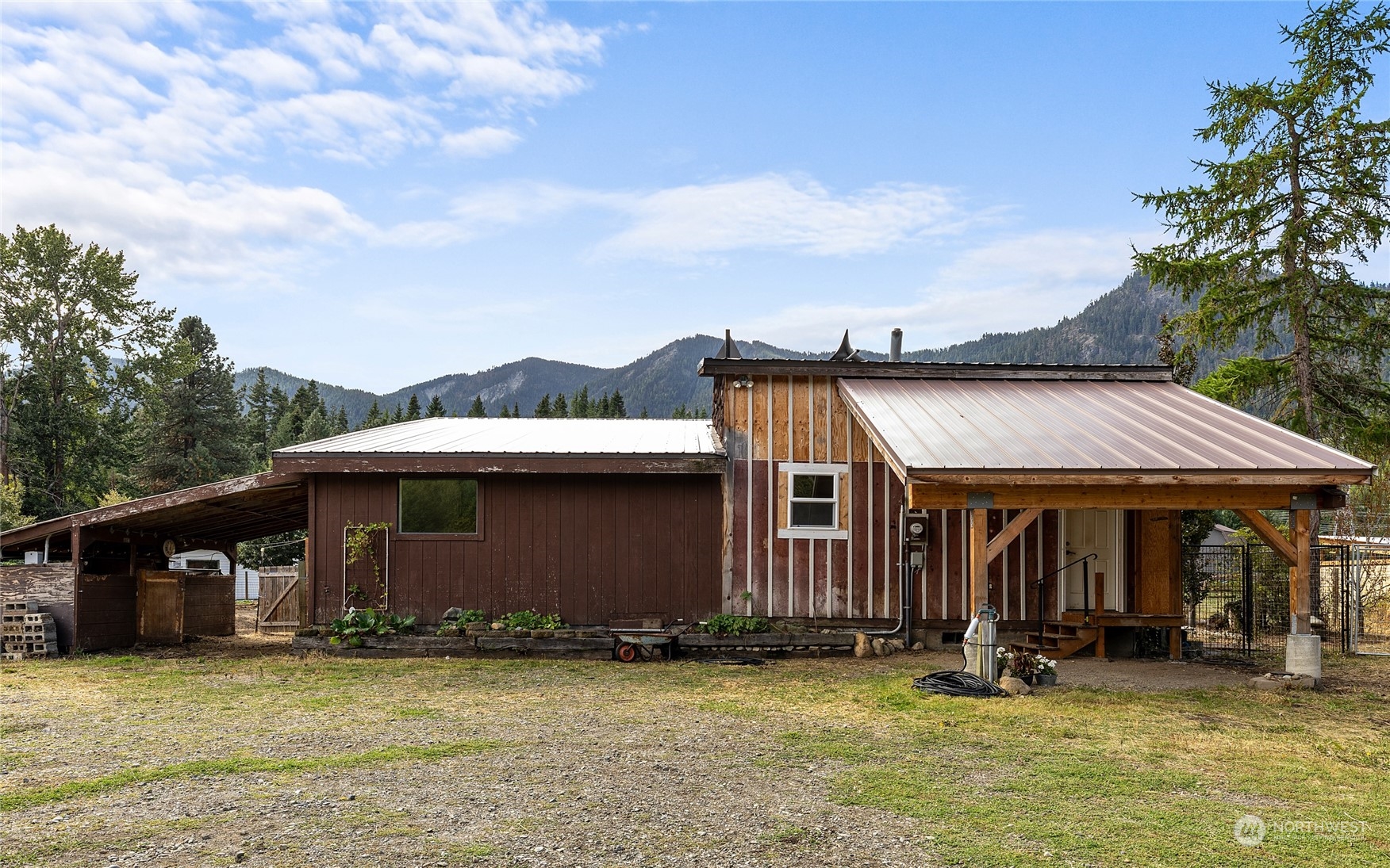 590 Goat Peak Ranch Road Cle Elum, WA 98922 - Photo 2 of 39 Gallery Image 2
