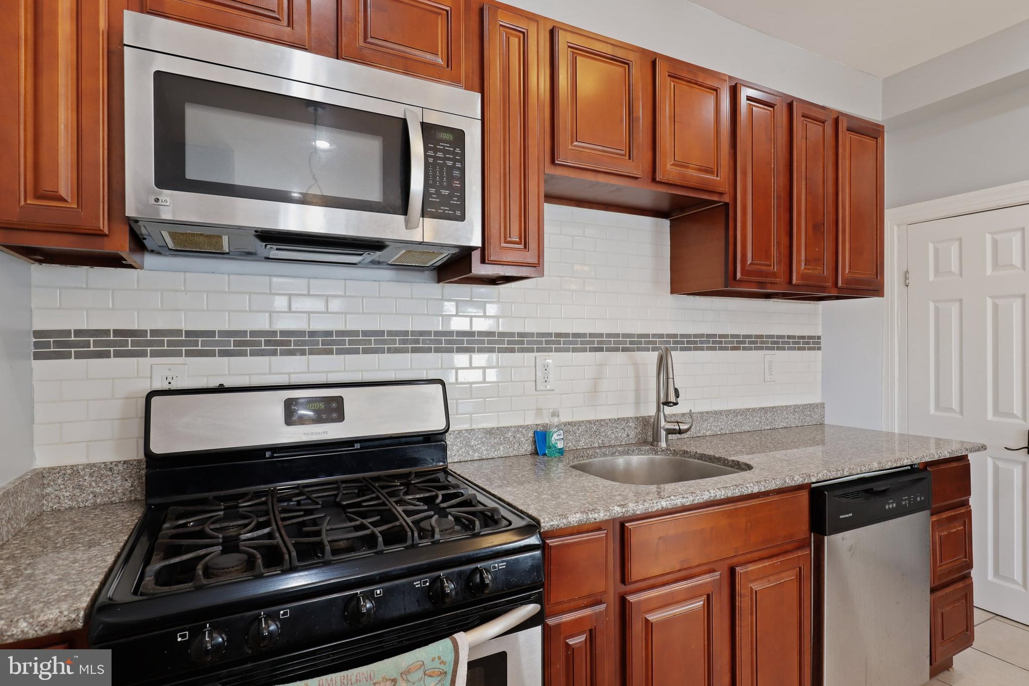 820 North Woodington Road Baltimore, MD 21229 - Photo 16 of 48