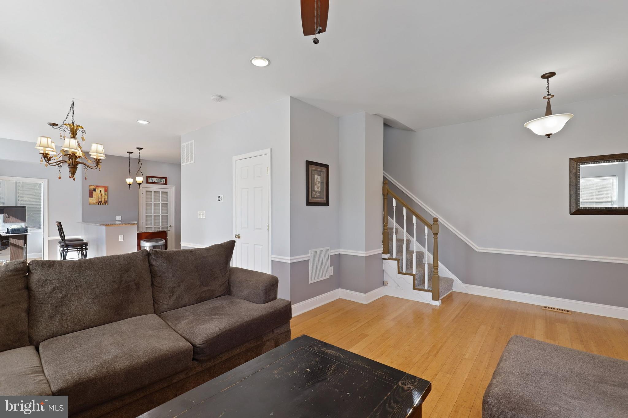 820 North Woodington Road Baltimore, MD 21229 - Photo 7 of 48