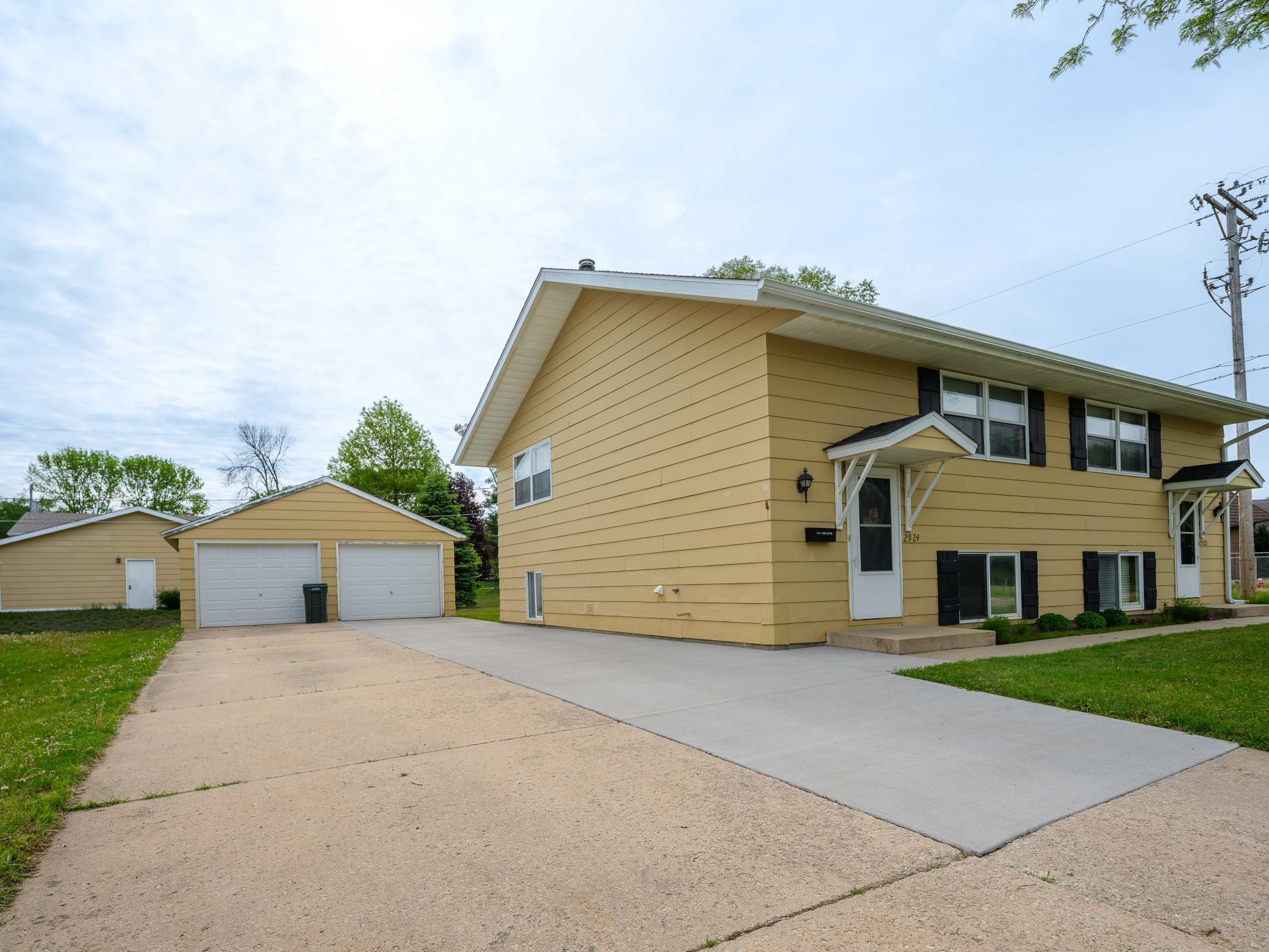 2920 18th Avenue Northwest Rochester, MN 55901 - Photo 3 of 19