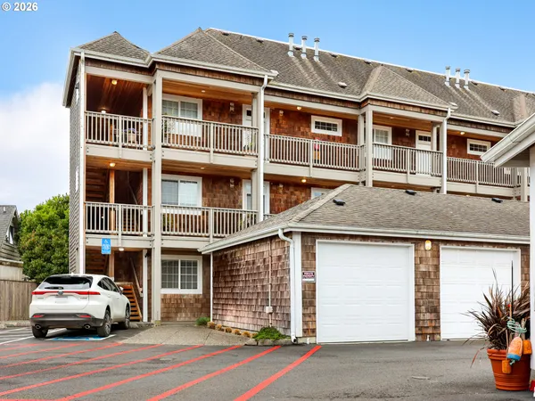 $394,900 | 1108 South Holladay Drive, Unit 16, Seaside, OR 97138