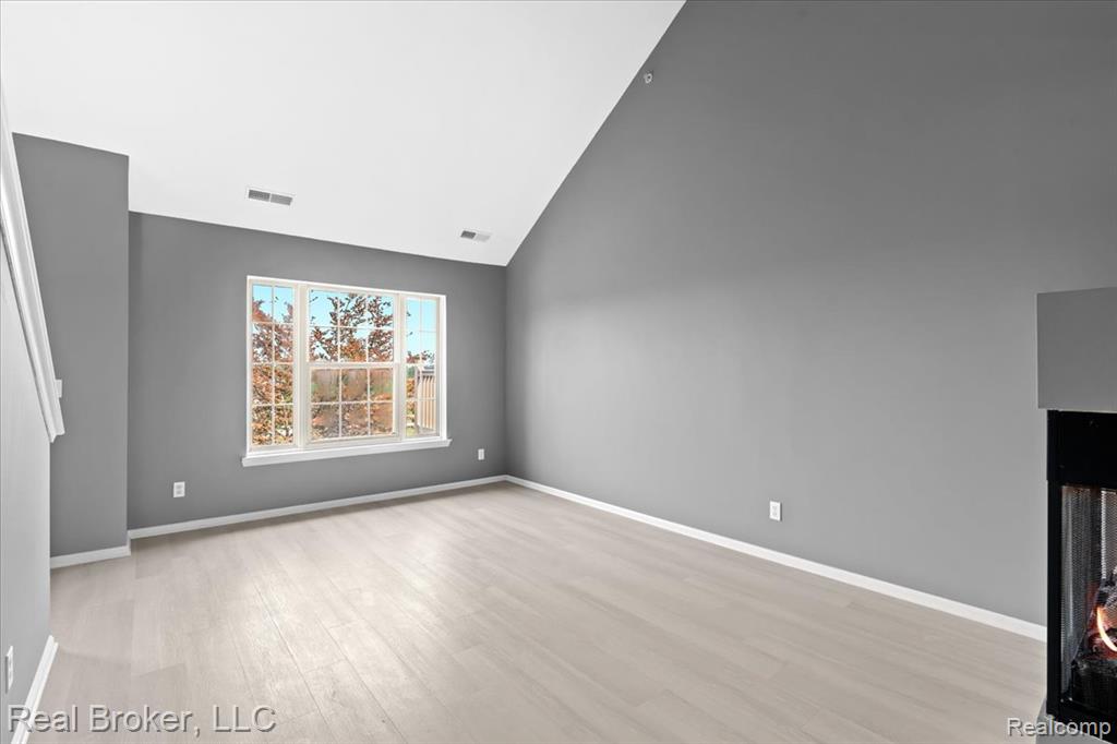 1546 Devon Lane Troy, MI 48084 - Photo 25 of 46