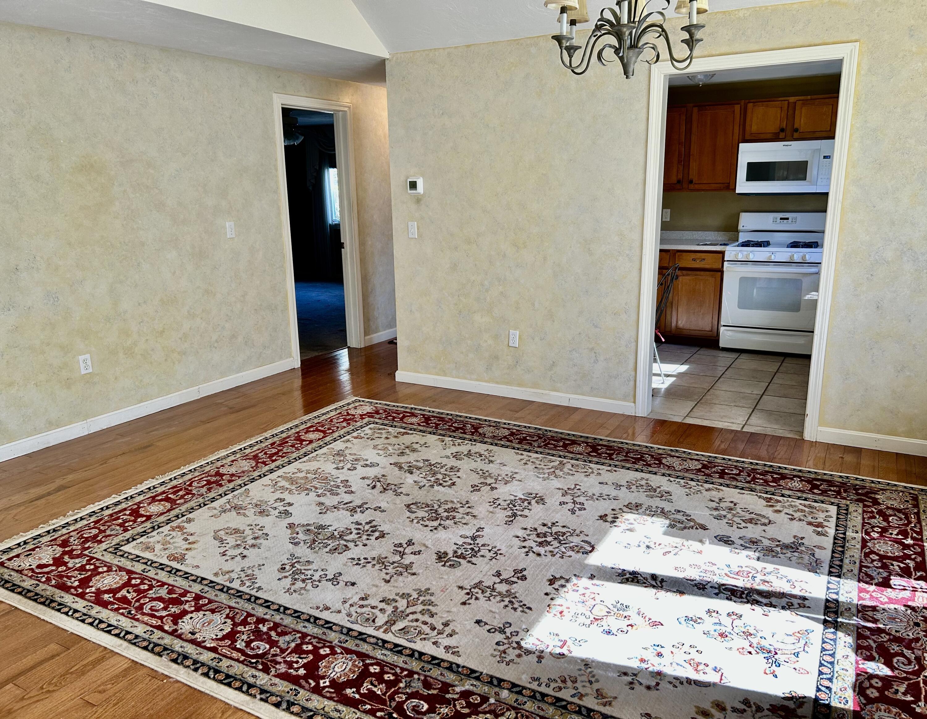 28 Windward Street, Unit 28 Mashpee, MA 02649 - Photo 6 of 20 dining28wind