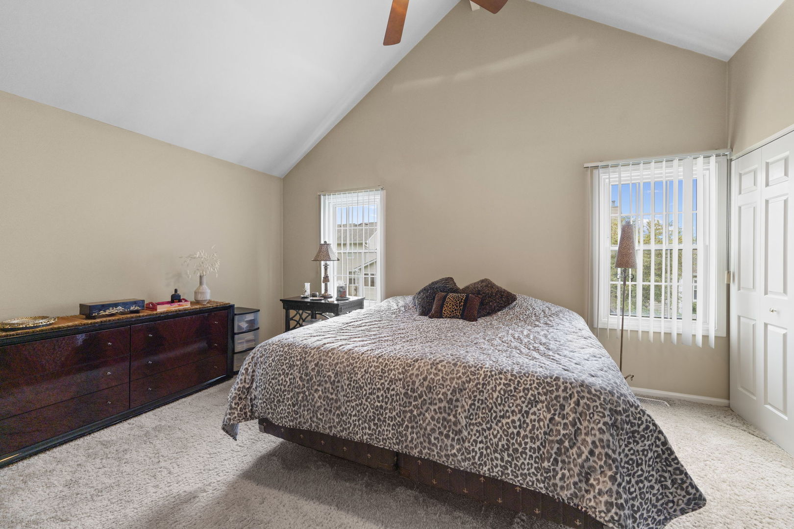 1085 John Drive Hoffman Estates, IL 60169 - Photo 21 of 41 a bedroom with a bed and a window