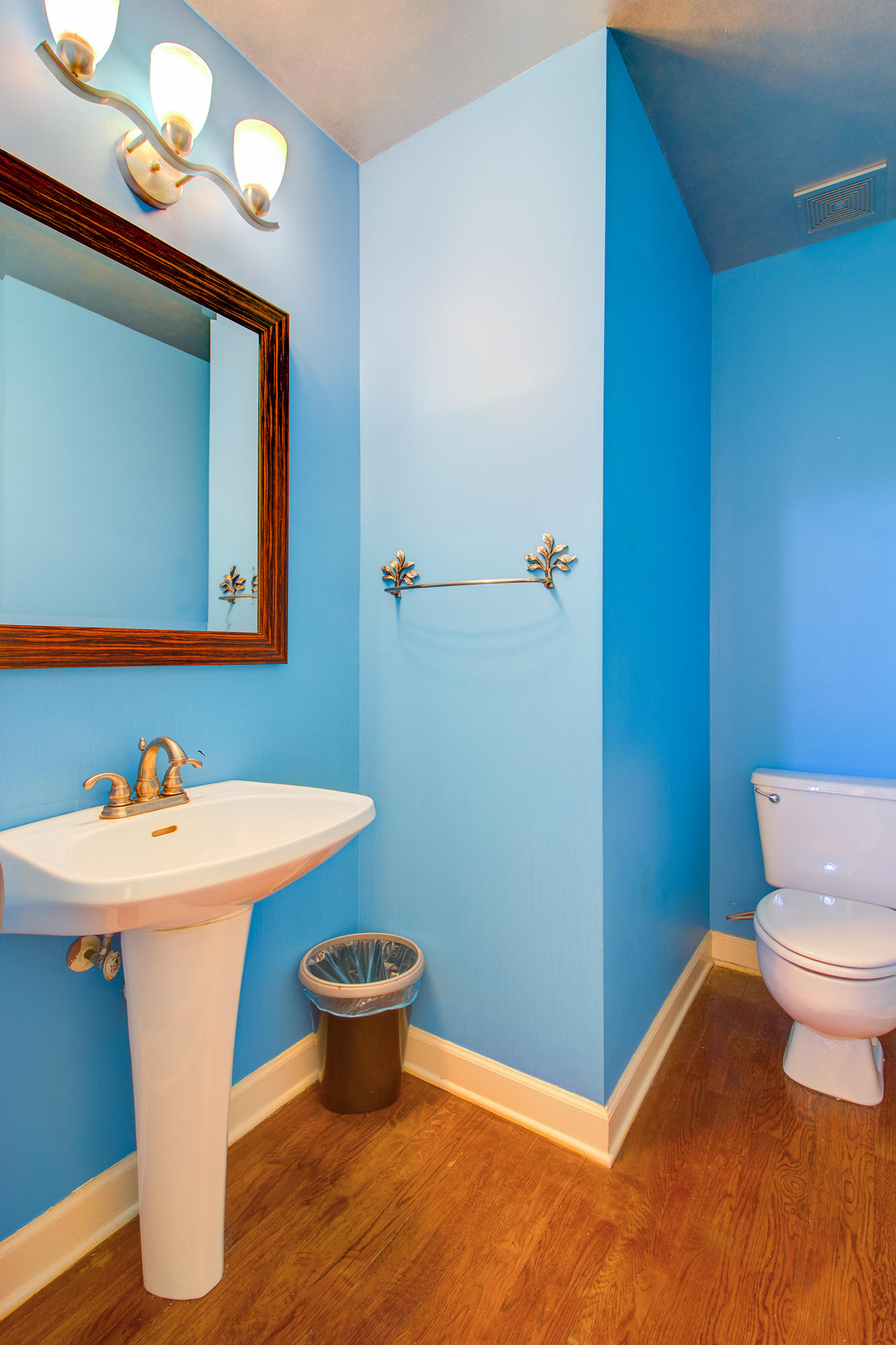 3 Ripplemoor Lane Charleston, SC 29414 - Photo 17 of 37 Powder room