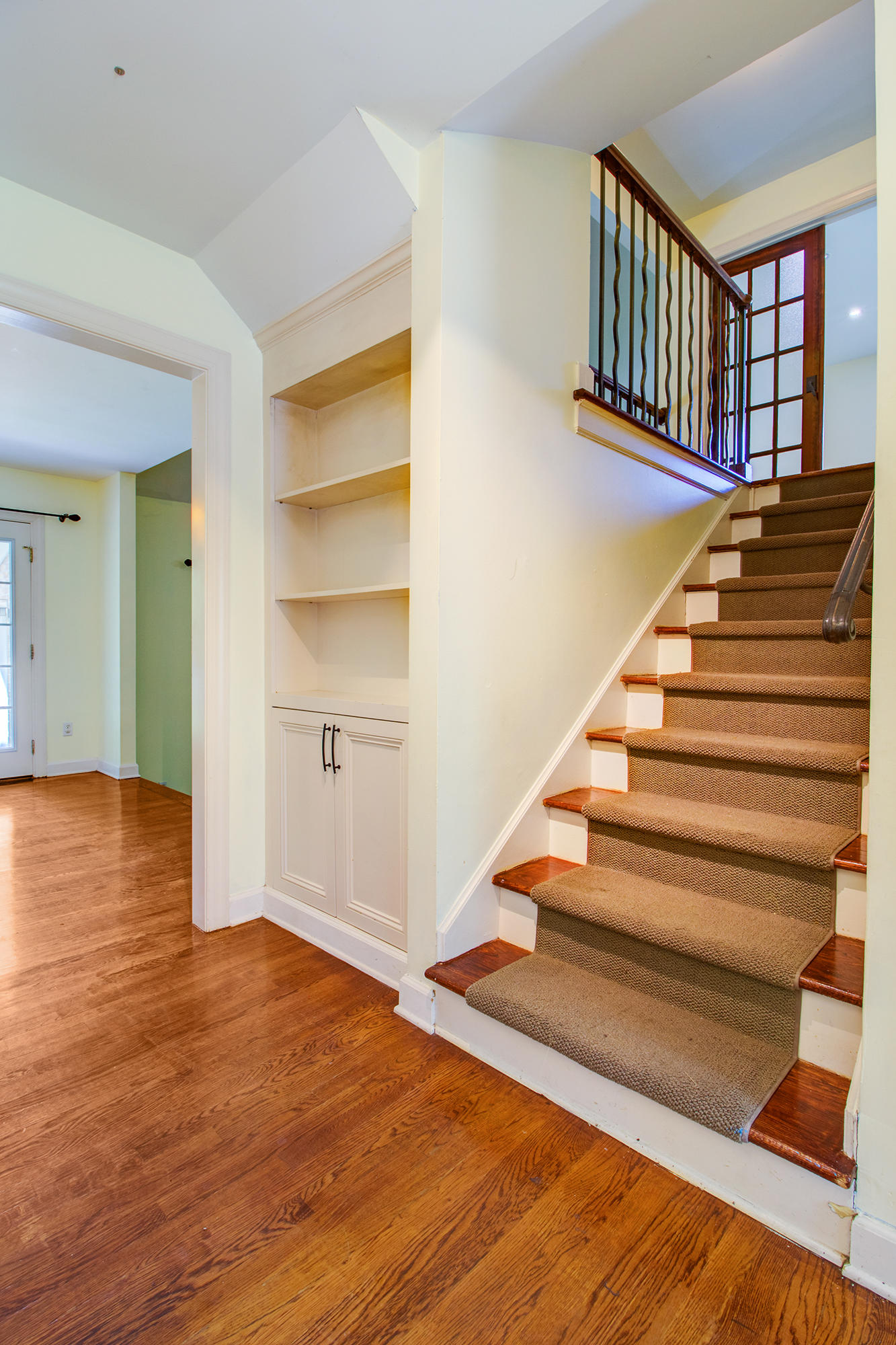 3 Ripplemoor Lane Charleston, SC 29414 - Photo 19 of 37 Foyer & stairs