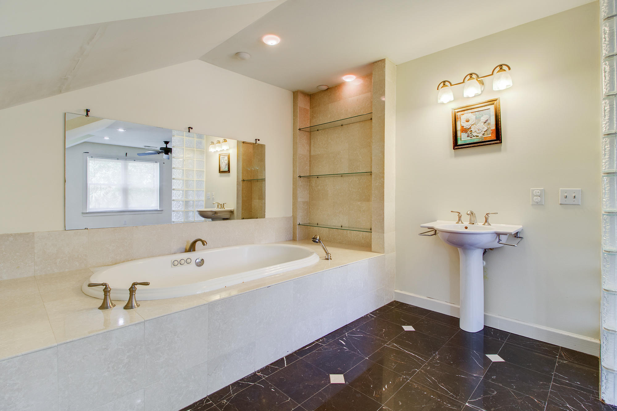 3 Ripplemoor Lane Charleston, SC 29414 - Photo 24 of 37 FROG bathroom