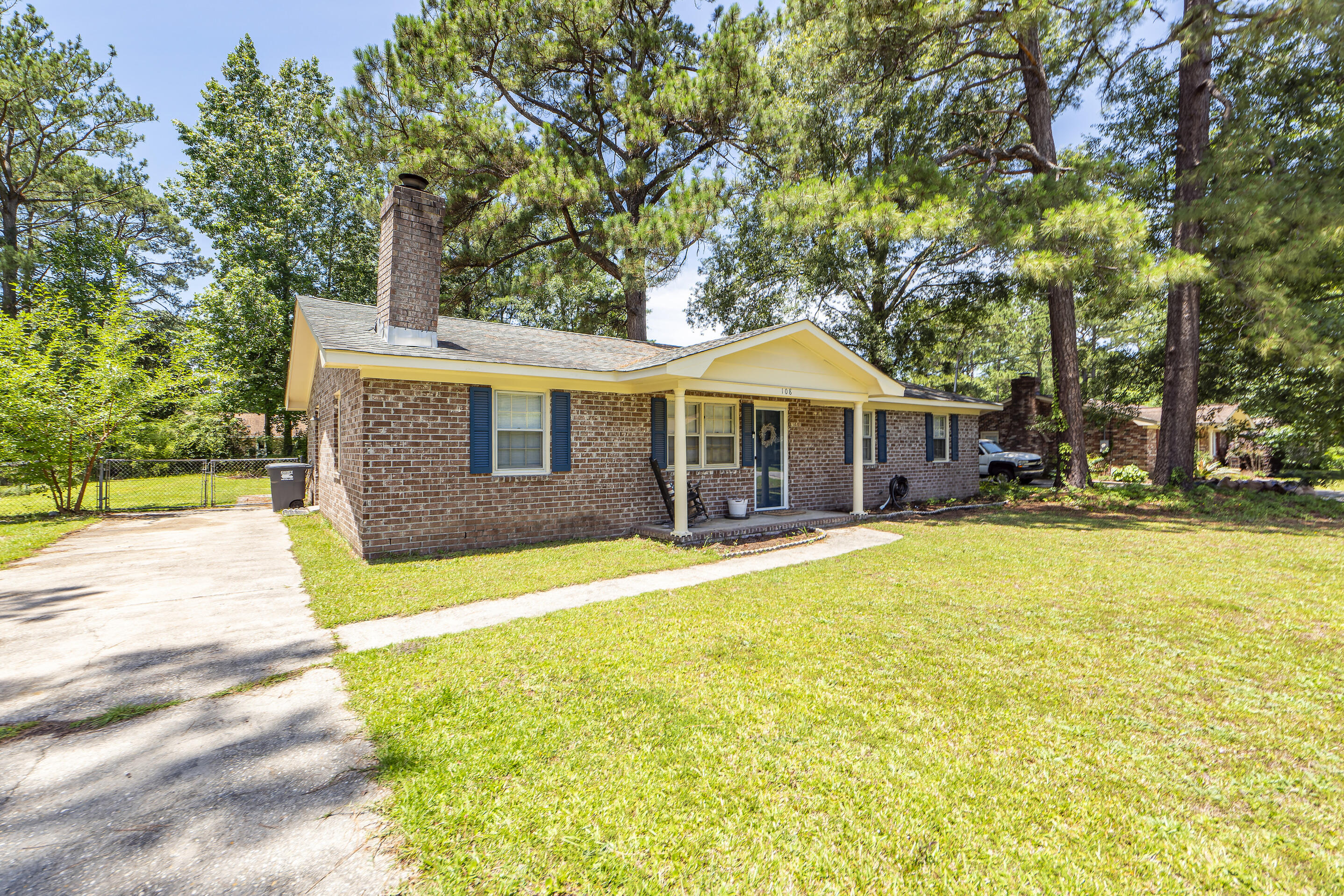 108 Rebellion Road Summerville, SC 29483 - Photo 4 of 38 38