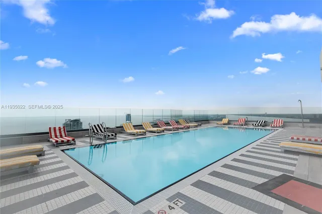 a building view with outdoor space