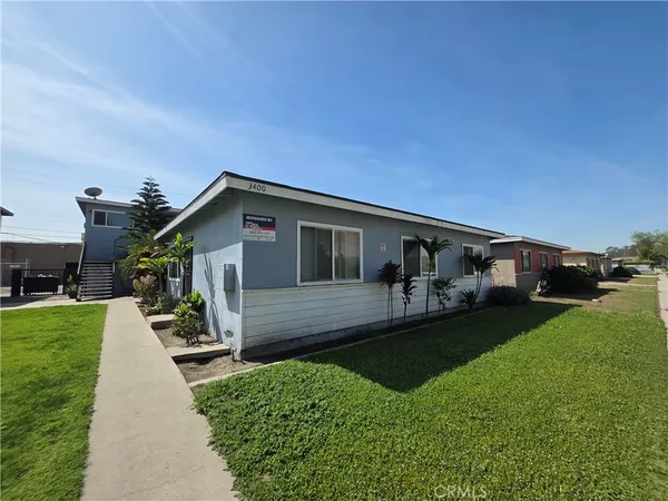$1,895 | 3400 East 67th Street, Unit 3, Long Beach, CA 90805
