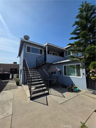 $1,895 | 3400 East 67th Street, Unit 3, Long Beach, CA 90805