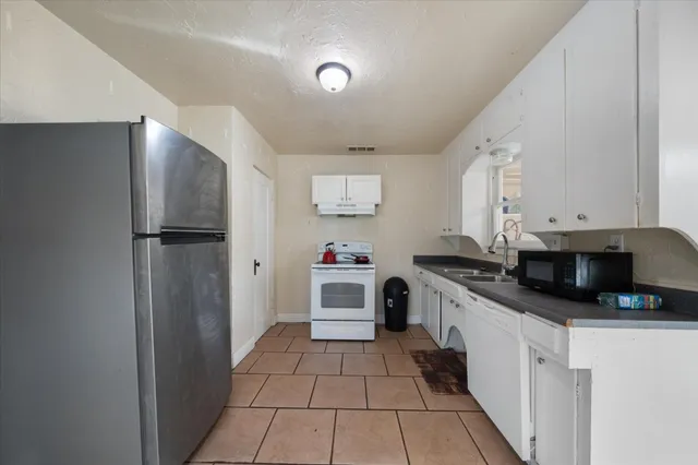 $399,800 | 409 Smile Place, Redding, CA 96001