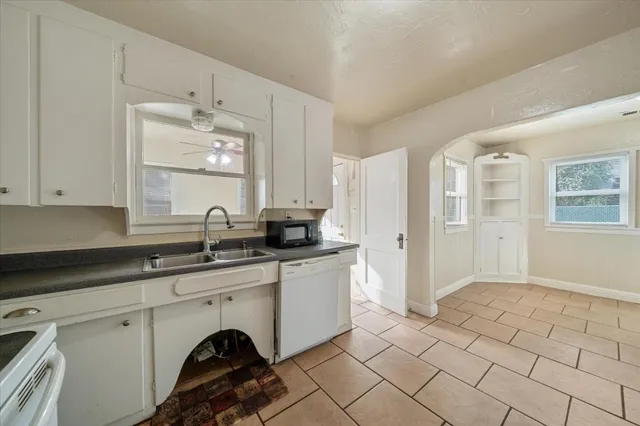 $399,800 | 409 Smile Place, Redding, CA 96001