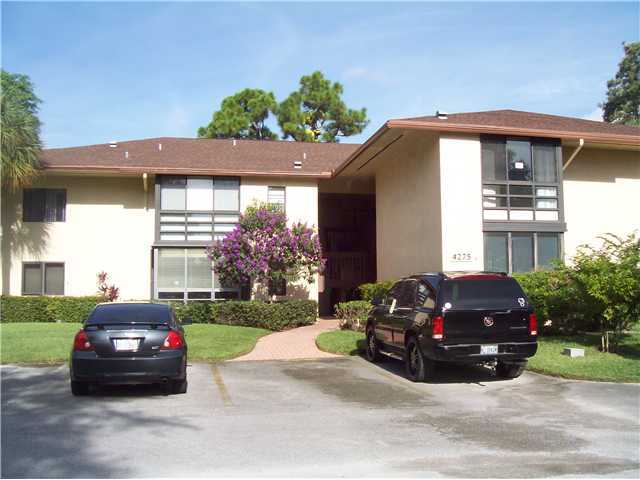 4275 Wood Ride Road, Unit F Boynton Beach, FL 33436 - Photo 3 of 21 Primary Photo