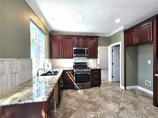 $4,700 | 2938 South Buena Vista Avenue, Corona, CA 92882