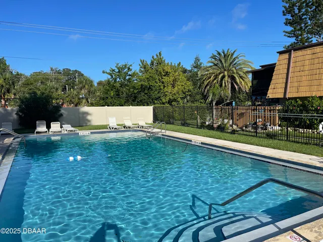 $1,800 | 152 Sweetgum Lane, Port Orange, FL 32129