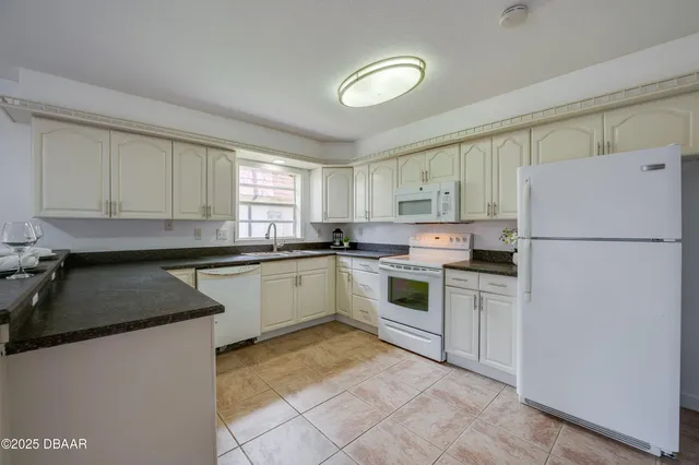 $1,800 | 152 Sweetgum Lane, Port Orange, FL 32129