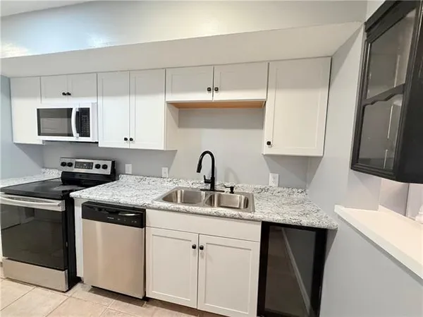 $1,450 | 6320 Riverside Drive, Unit 233, Metairie, LA 70003