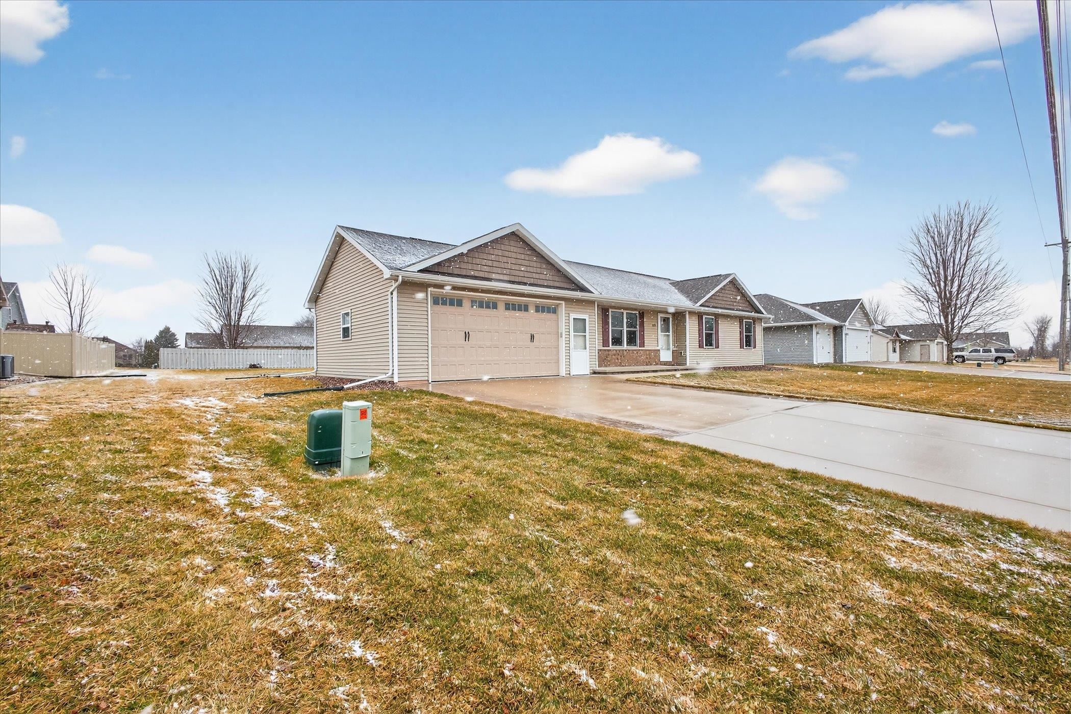 2475 Haas Road Kaukauna, WI 54130 - Photo 3 of 43
