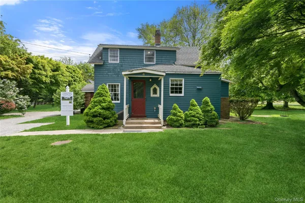$999,999 | 4 Russett Lane, Great River, NY 11739