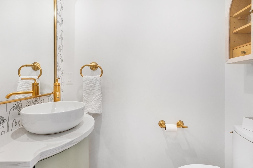 8 Hancock Street Boston, MA 02129 - Photo 12 of 32