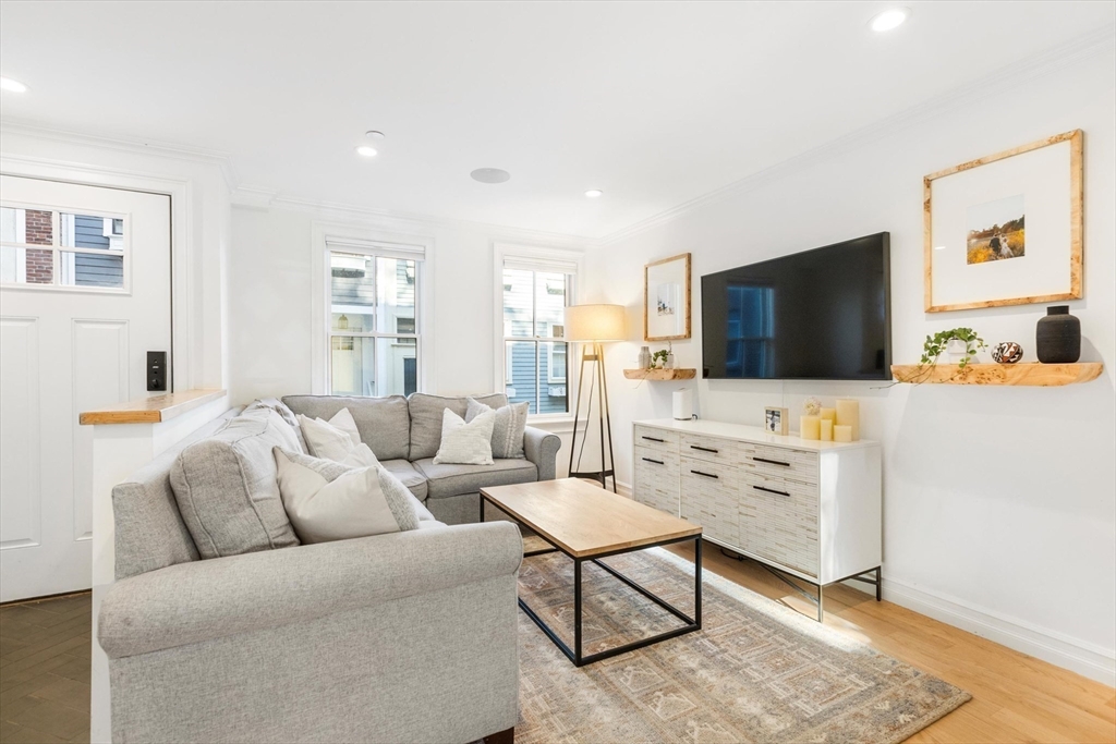 8 Hancock Street Boston, MA 02129 - Photo 8 of 32