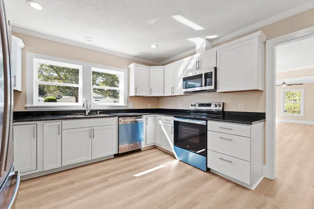 $425,000 | 136 West Street, Moncks Corner, SC 29461