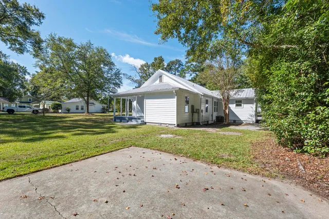 $425,000 | 136 West Street, Moncks Corner, SC 29461