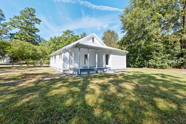 $425,000 | 136 West Street, Moncks Corner, SC 29461