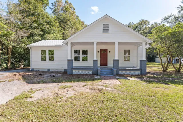 $425,000 | 136 West Street, Moncks Corner, SC 29461