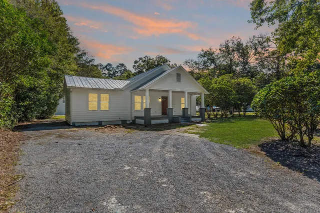 $425,000 | 136 West Street, Moncks Corner, SC 29461