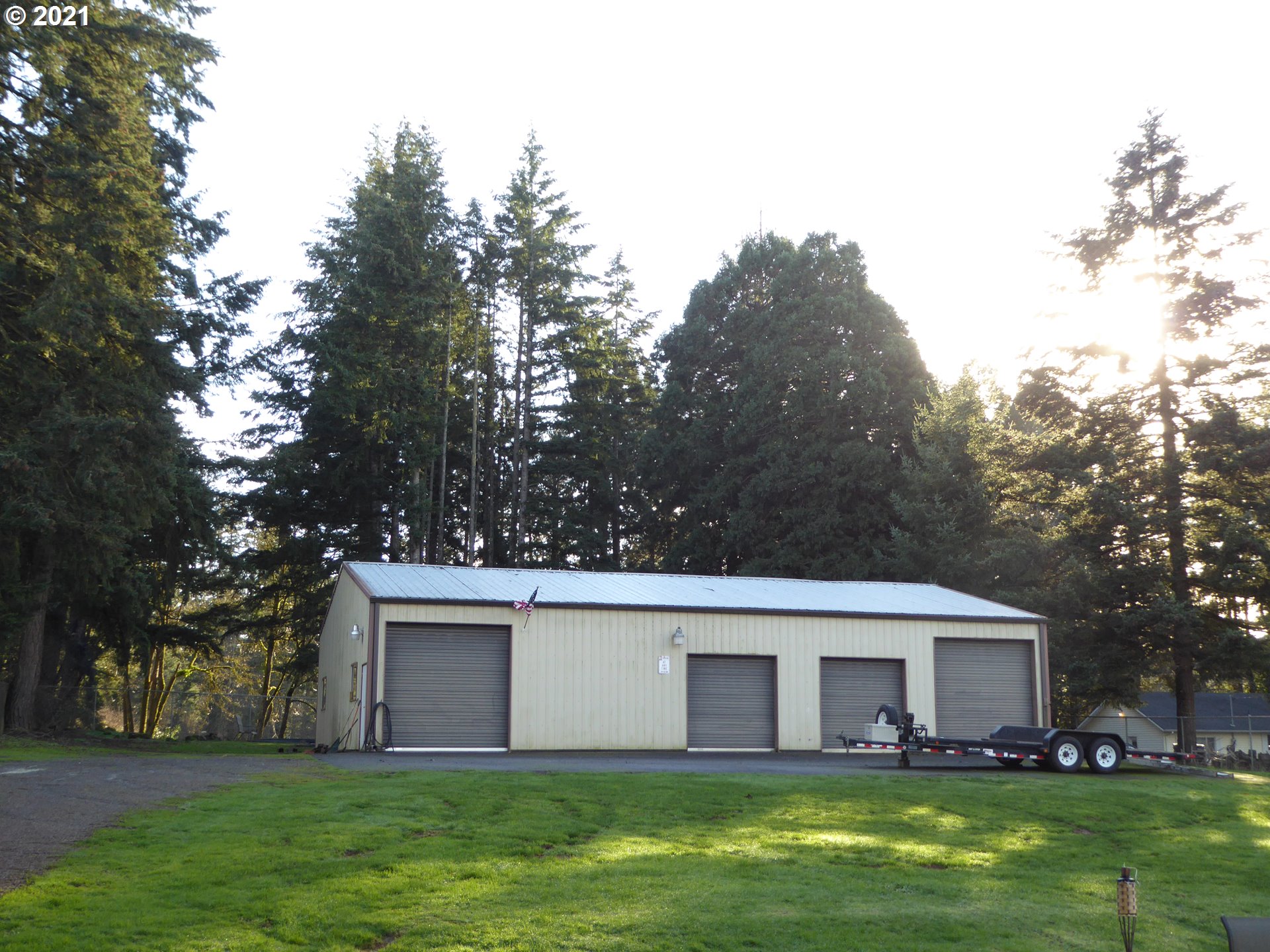 14740 South Henrici Road Oregon City, OR 97045 - Photo 2 of 11 Gallery Image 2